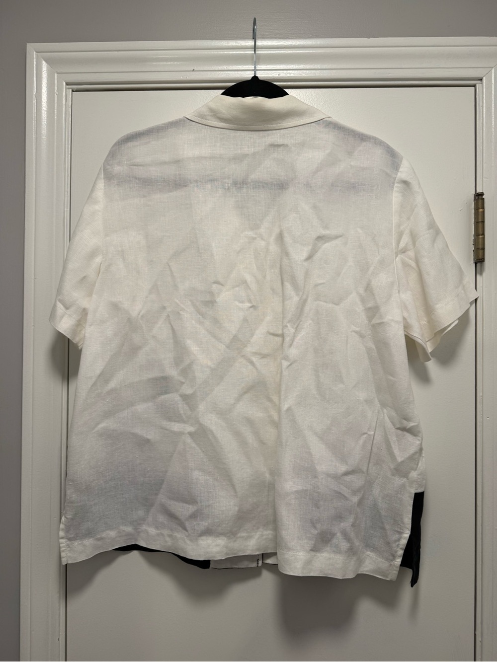 Jennifer Moore White and Black Short-Sleeve Floral Button-Up Top - Picture 4 of 4